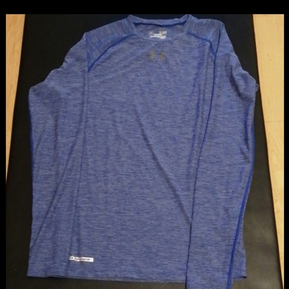 SOLD--UNDER ARMOUR LONGSHIRT - Picture 1 of 1